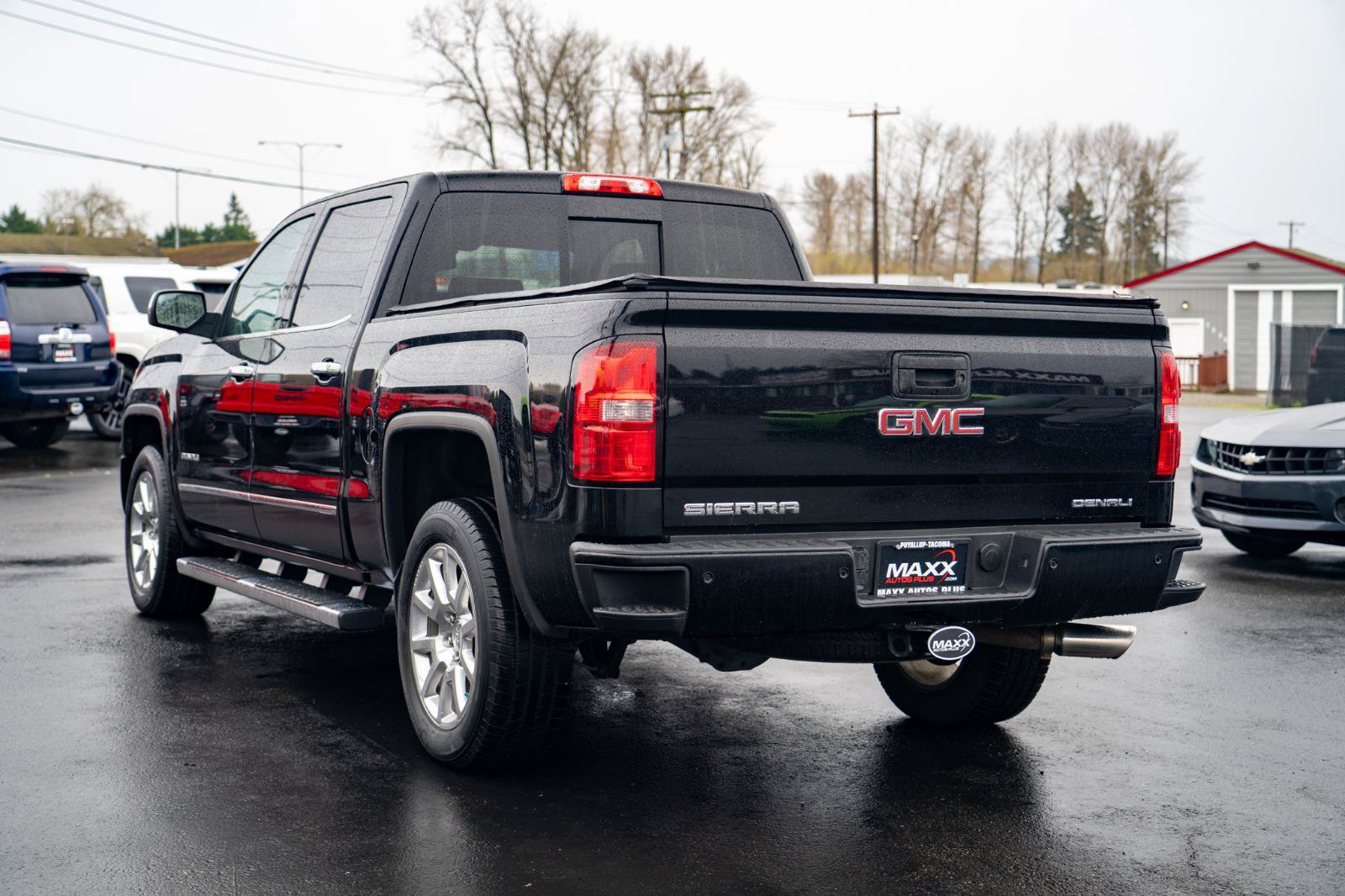 Used 2015 GMC Sierra 1500 Denali w/ Driver Alert Package AWD/4WD image 12