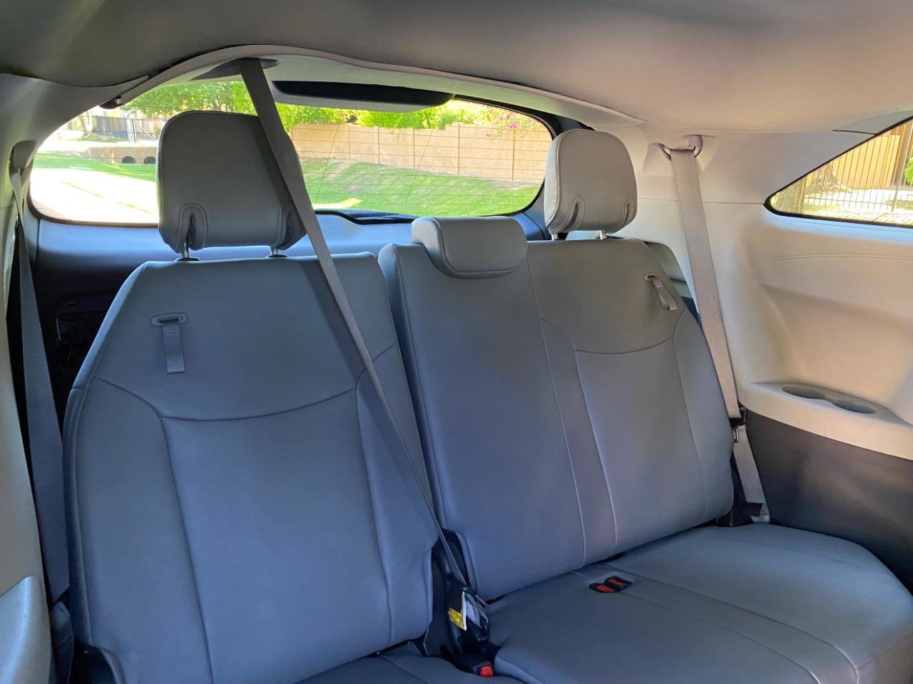Used 2023 Toyota Sienna XLE FWD image 42