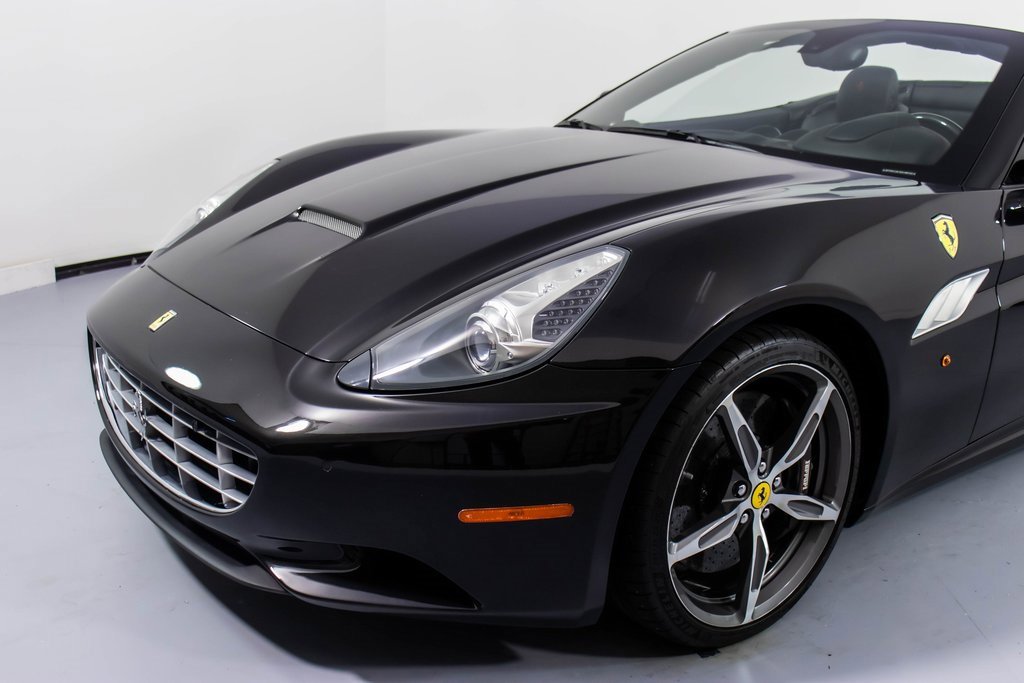 Used 2014 Ferrari California image 29