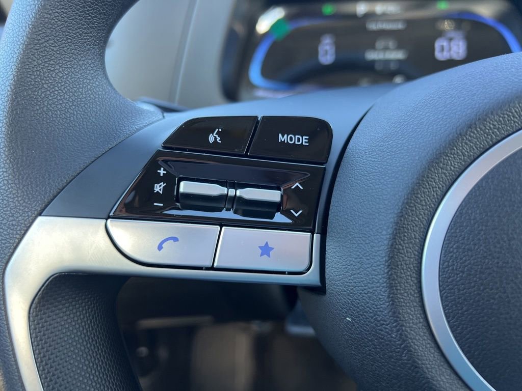 Used 2025 Hyundai Elantra SE image 16