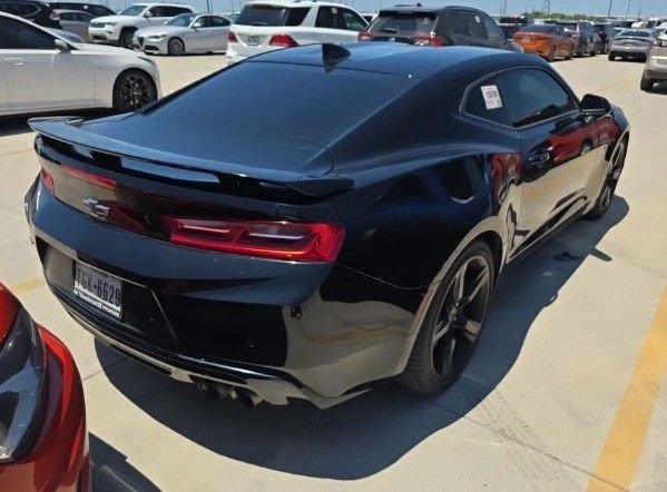 Used 2018 Chevrolet Camaro SS RWD image 3