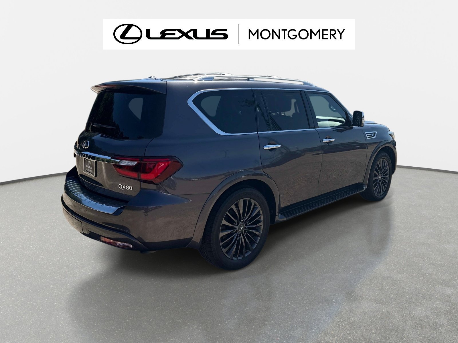 Used 2023 INFINITI QX80 Sensory w/ Cargo Package RWD image 3