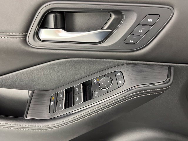 Used 2023 Nissan Rogue SL FWD image 32