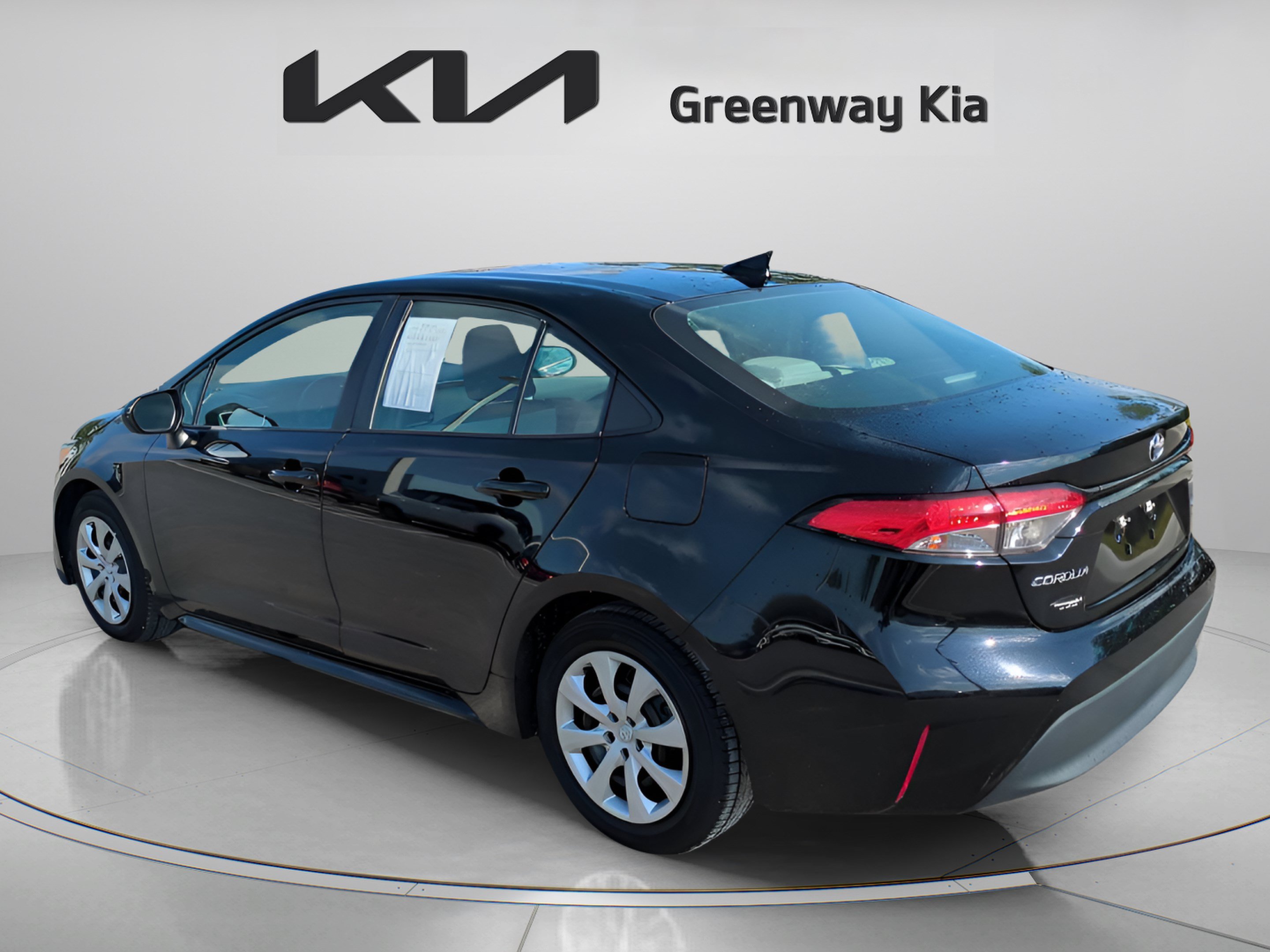 Used 2024 Toyota Corolla LE FWD image 7