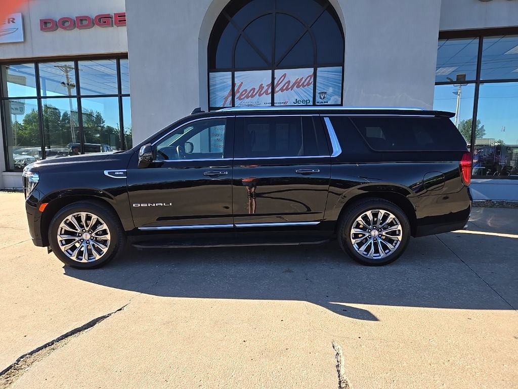 Used 2024 GMC Yukon XL Denali w/ Advanced Technology Package AWD/4WD image 6