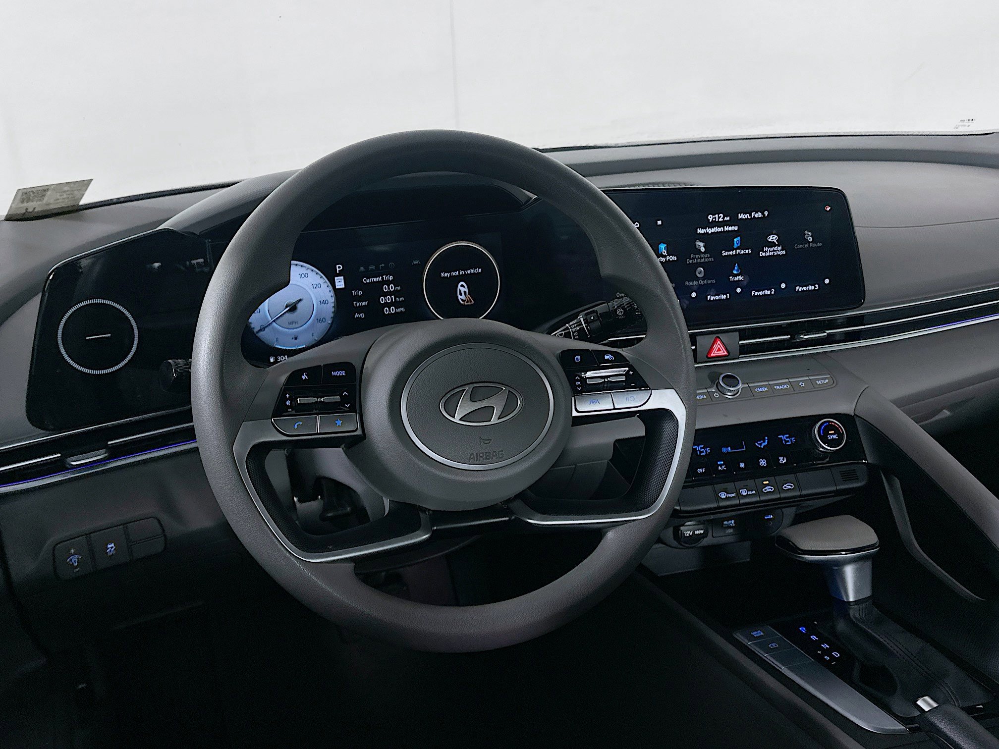 Used 2024 Hyundai Elantra SEL image 18