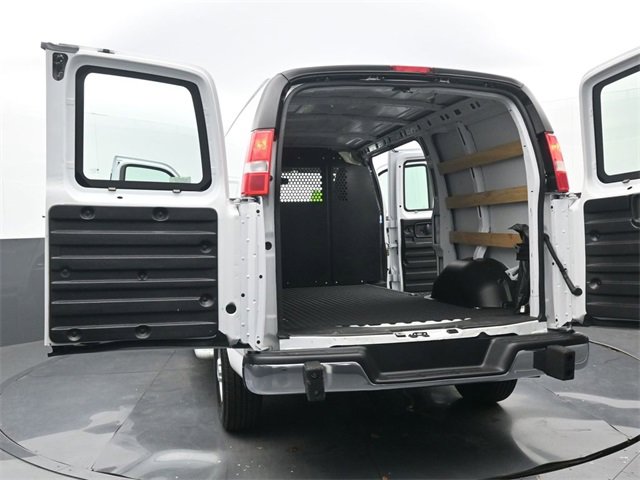 Used 2024 Chevrolet Express 2500 w/ Driver Convenience Package image 31