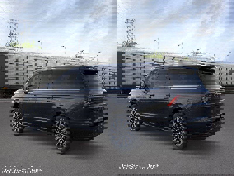 New 2025 Lincoln Navigator L Black Label image 4