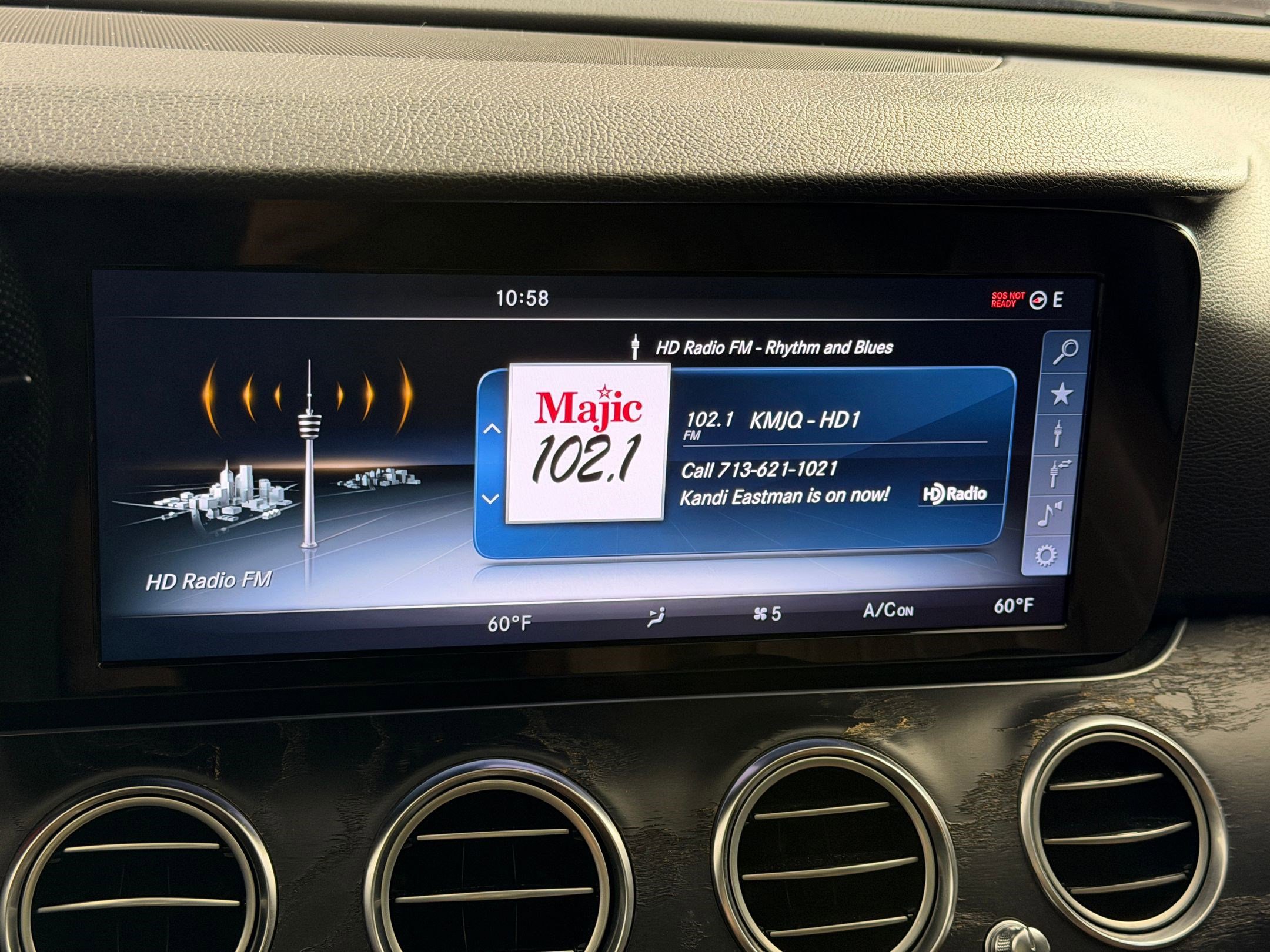 Used 2017 Mercedes-Benz E 300 4MATIC image 24