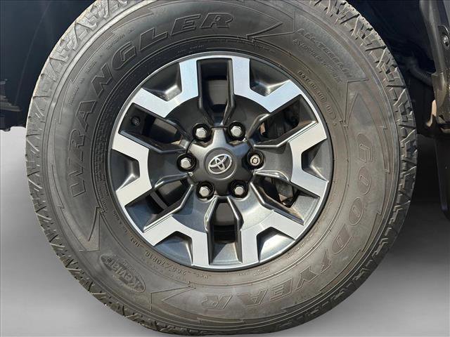 Used 2017 Toyota Tacoma TRD Off-Road w/ Tow Package image 10