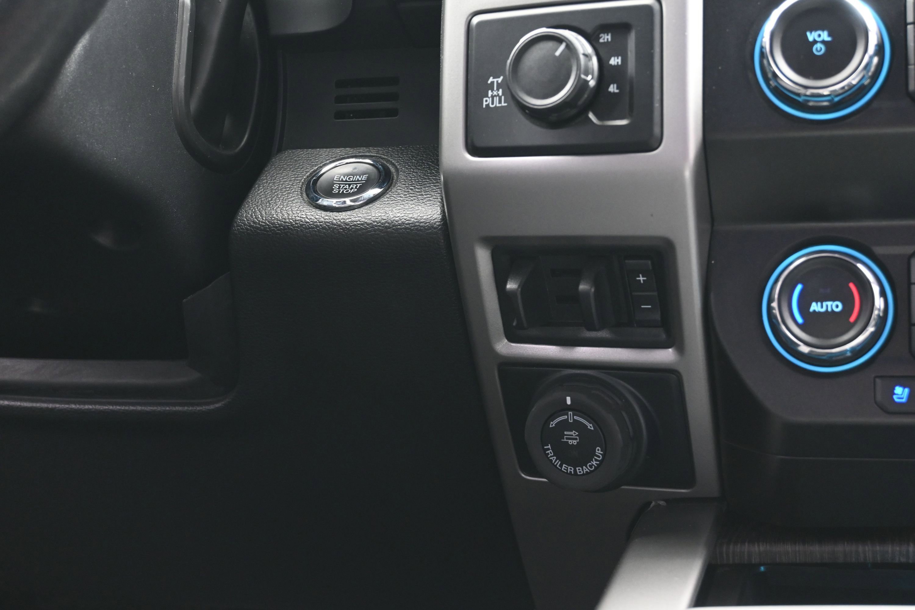 Used 2021 Ford F250 Lariat AWD/4WD image 38