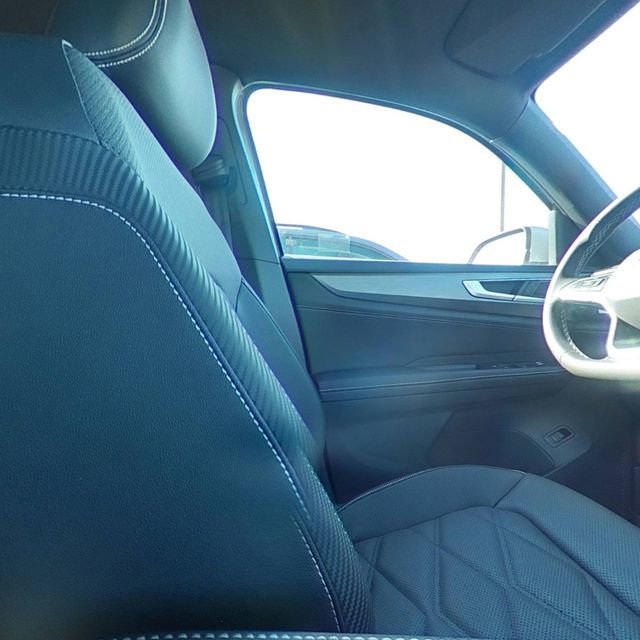 New 2026 Volkswagen Atlas Cross Sport SE image 27