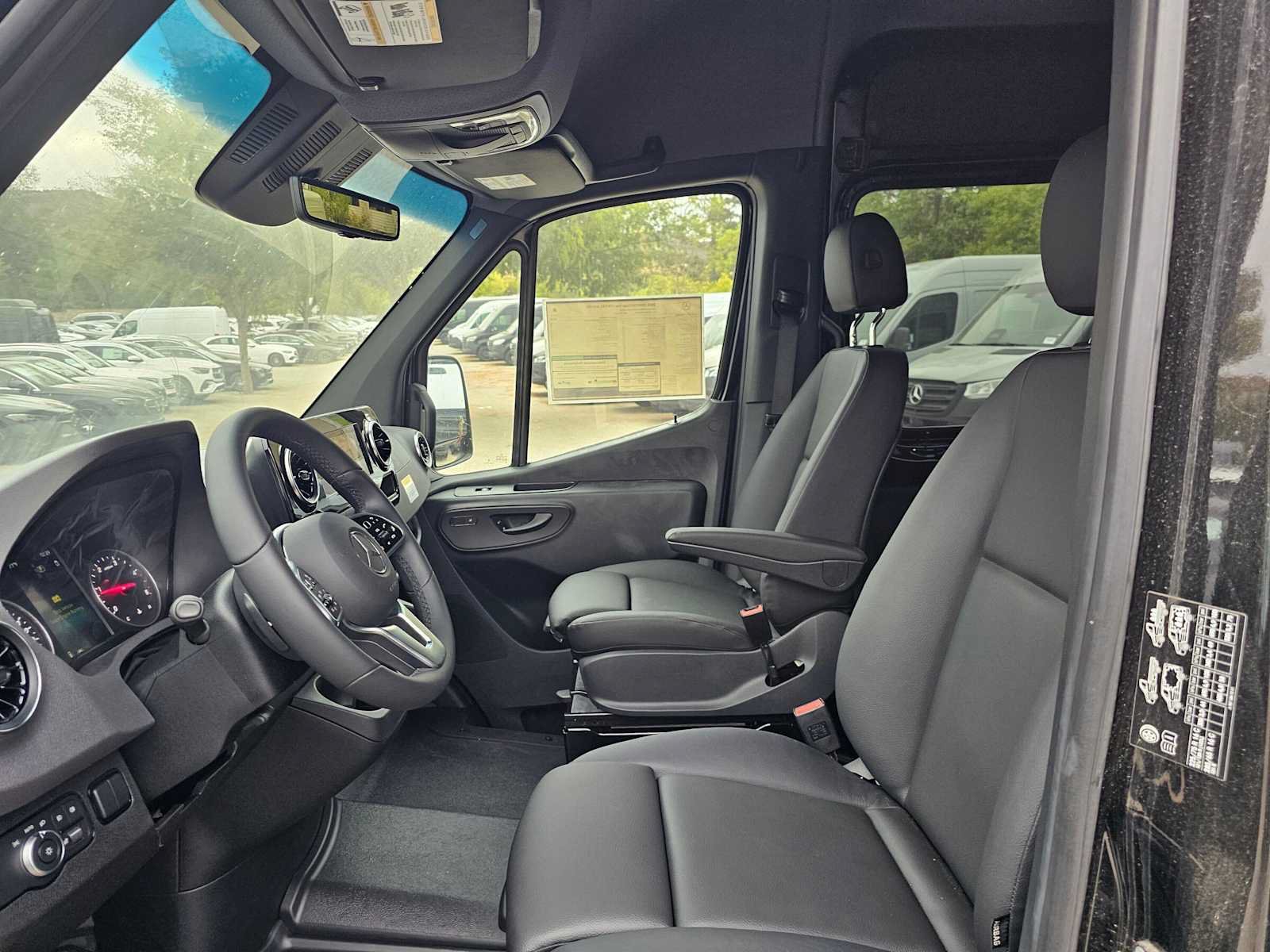 Used 2024 Mercedes-Benz Sprinter 3500 image 18