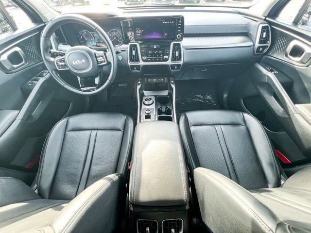 Certified 2024 Kia Sorento EX image 12