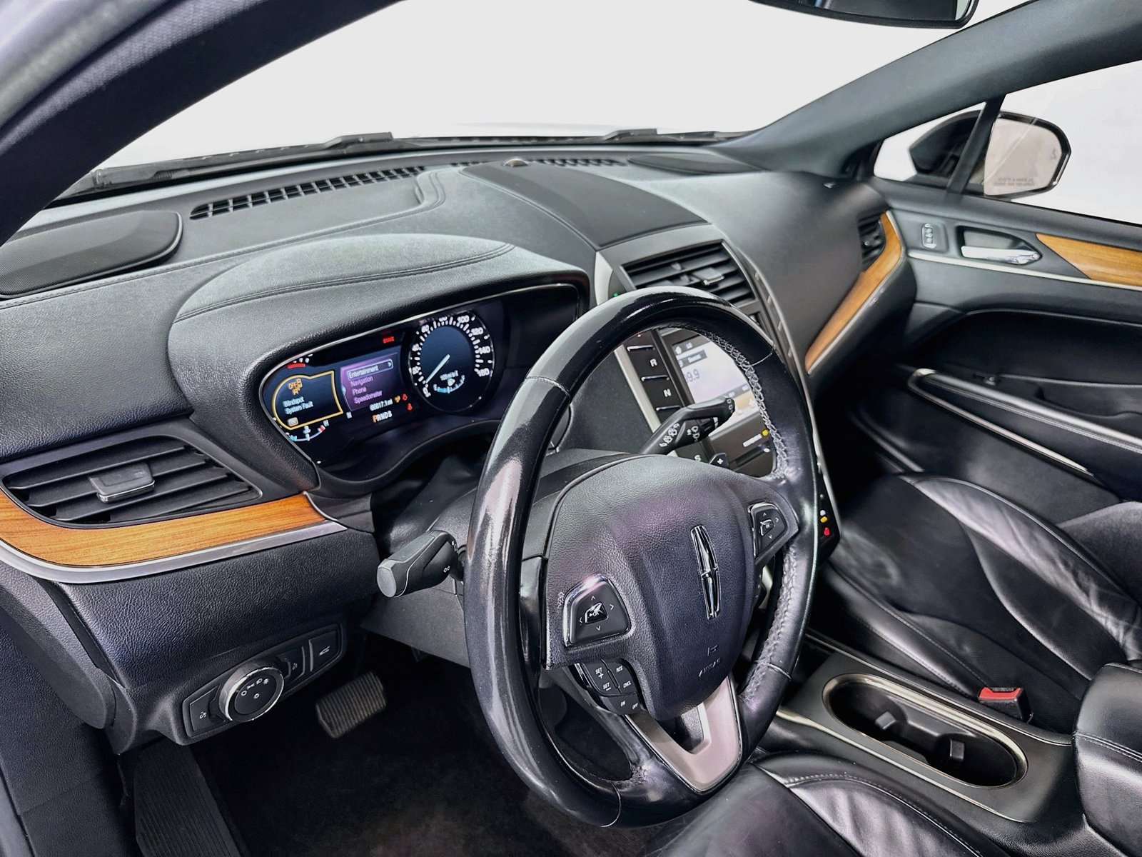 Used 2018 Lincoln MKC Select w/ Select Plus Package FWD image 9