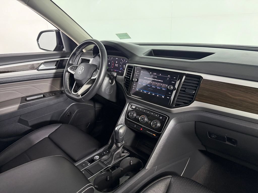 Used 2023 Volkswagen Atlas SE w/ Black Wheel Package FWD image 35