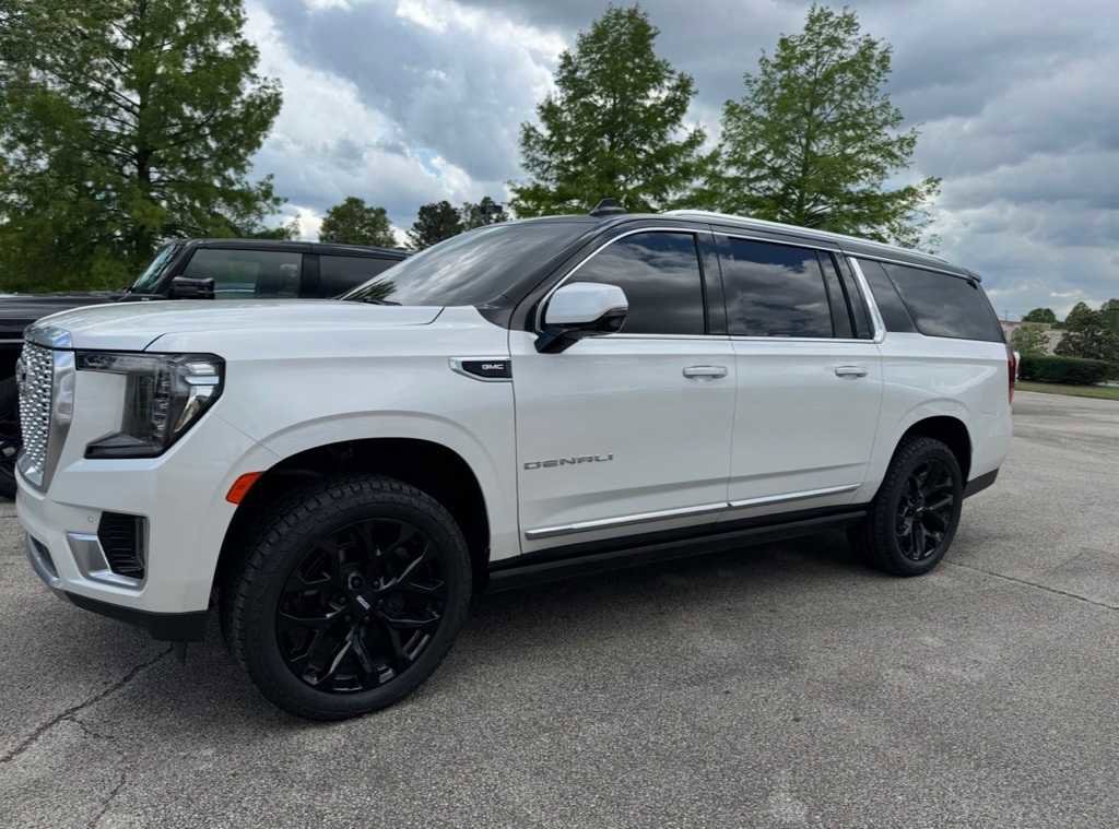 Used 2021 GMC Yukon XL Denali w/ Denali Premium Package