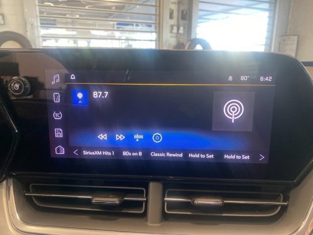 New 2026 Chevrolet Trax LT w/ LT Convenience Package FWD image 18