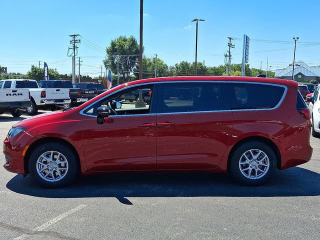New 2026 Chrysler Voyager LX FWD image 4