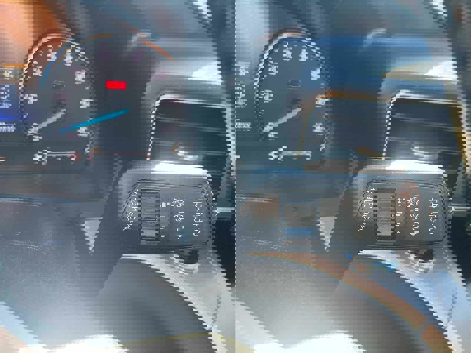 Used 2022 Ford Explorer XLT w/ Equipment Group 202A image 38