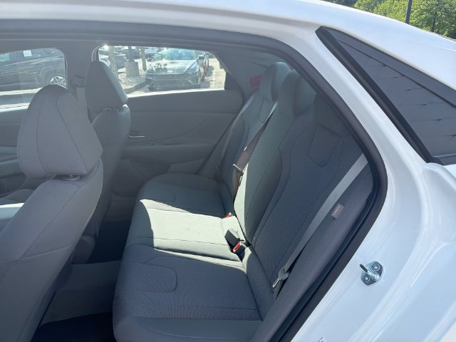 New 2026 Hyundai Elantra SE FWD image 20