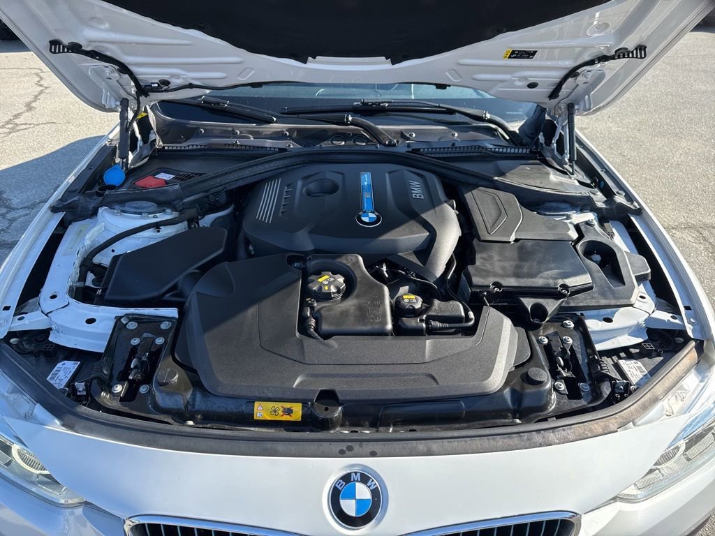 Used 2018 BMW 330e image 34