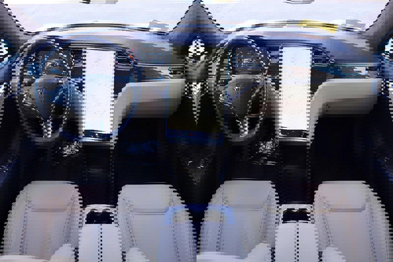 Used 2015 Tesla Model S 70D image 9