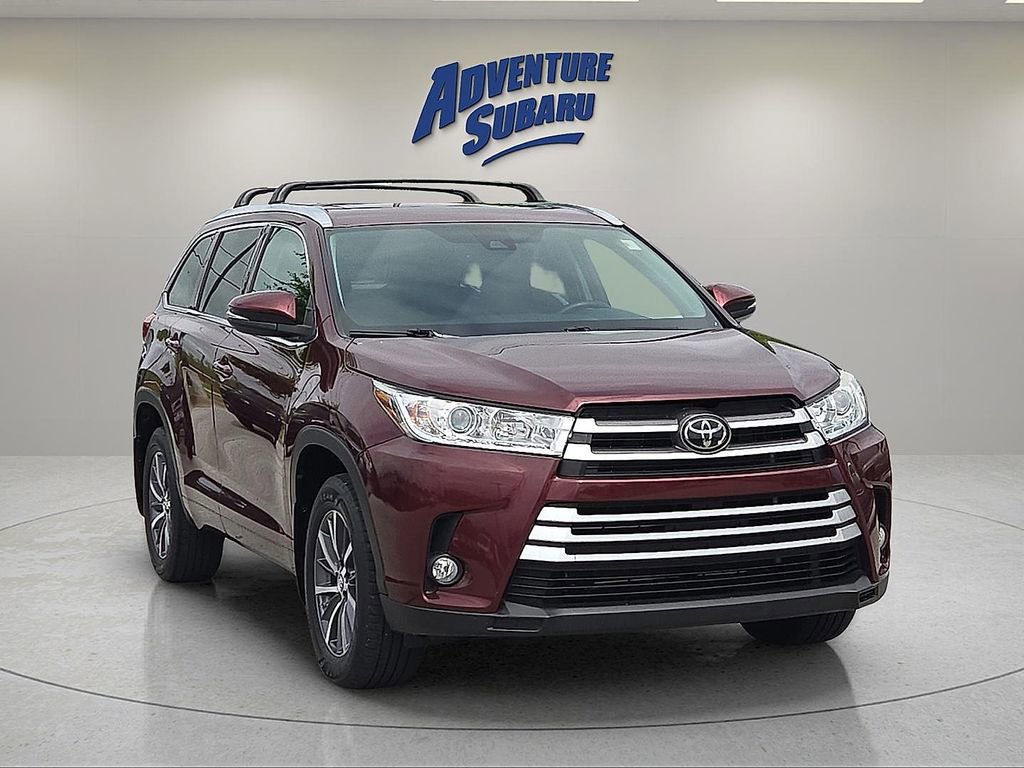 Used 2018 Toyota Highlander XLE AWD/4WD image 1