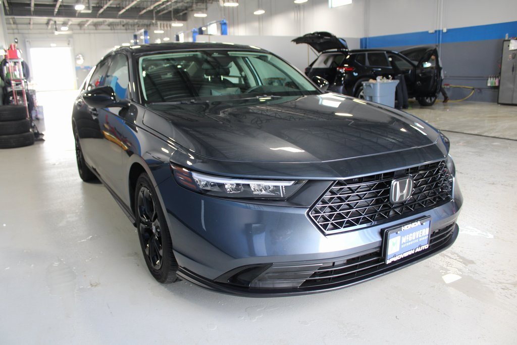 Used 2025 Honda Accord SE image 4