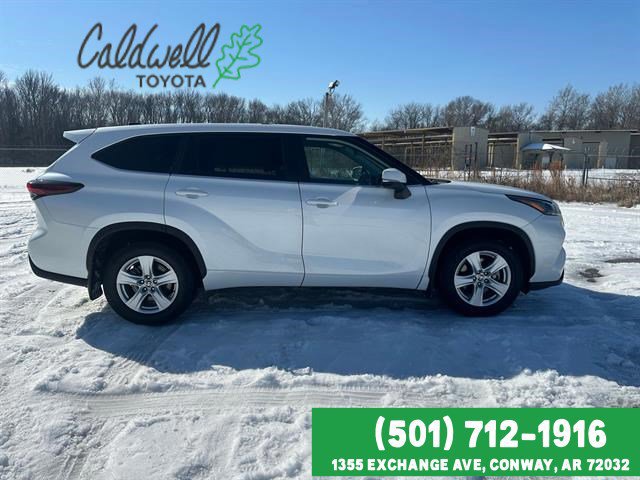 Certified 2024 Toyota Highlander LE image 3