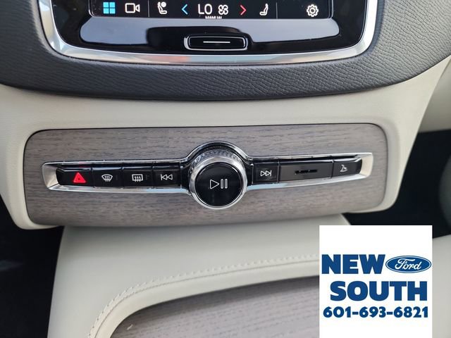 Used 2025 Volvo XC90 B6 Plus w/ Protection Package Premier image 22