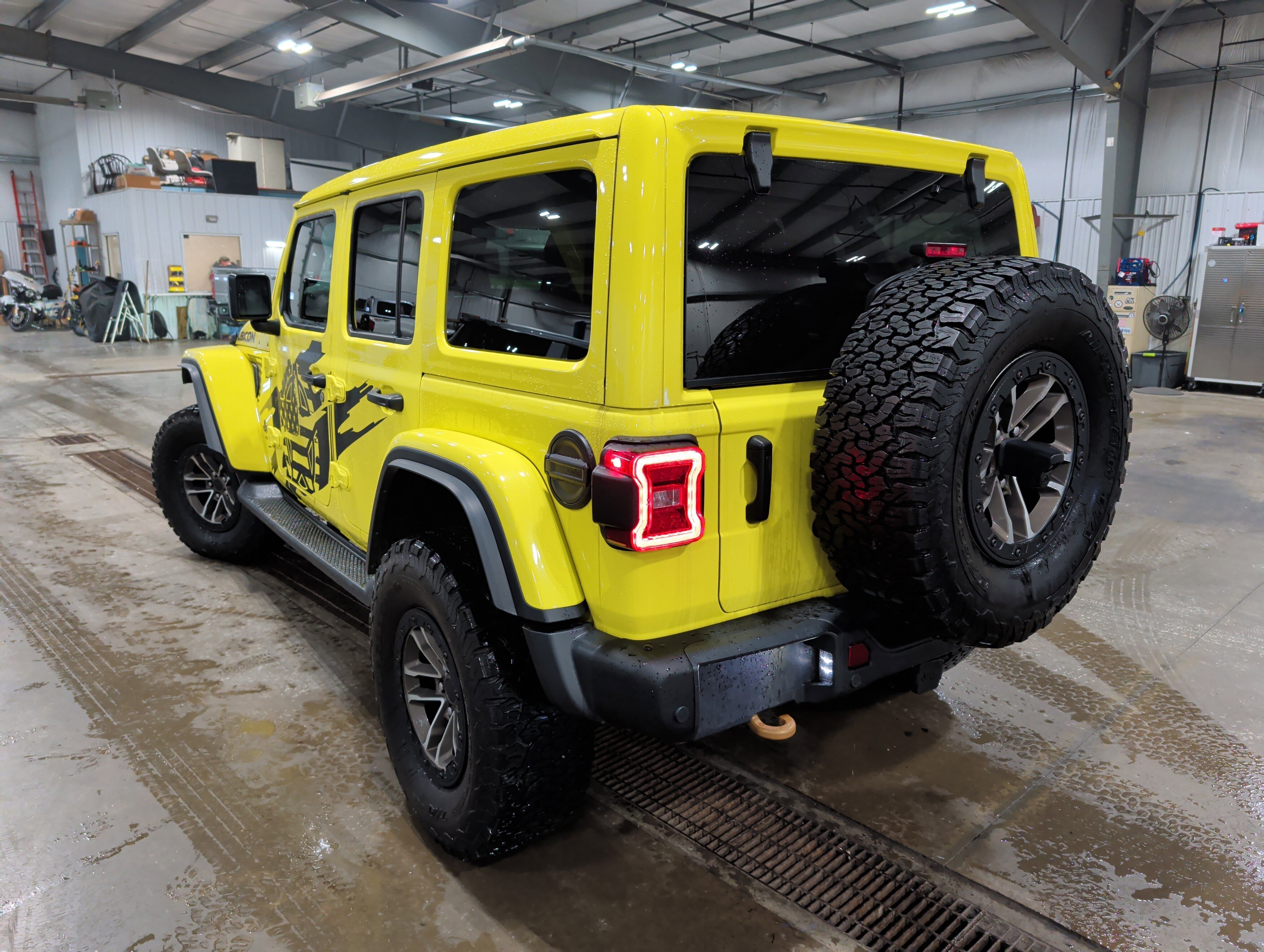 Used 2024 Jeep Wrangler Unlimited Rubicon 392 image 4