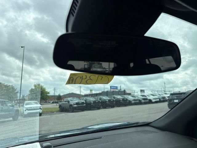 Used 2025 Chevrolet Equinox LT AWD/4WD image 19