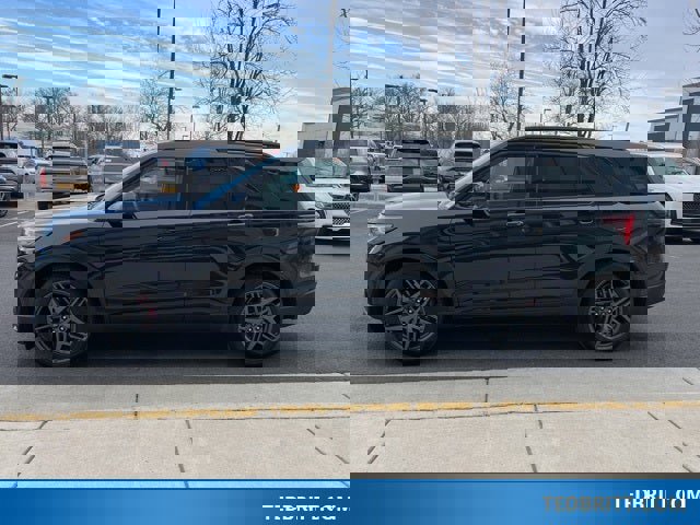 Certified 2025 Ford Explorer ST image 4