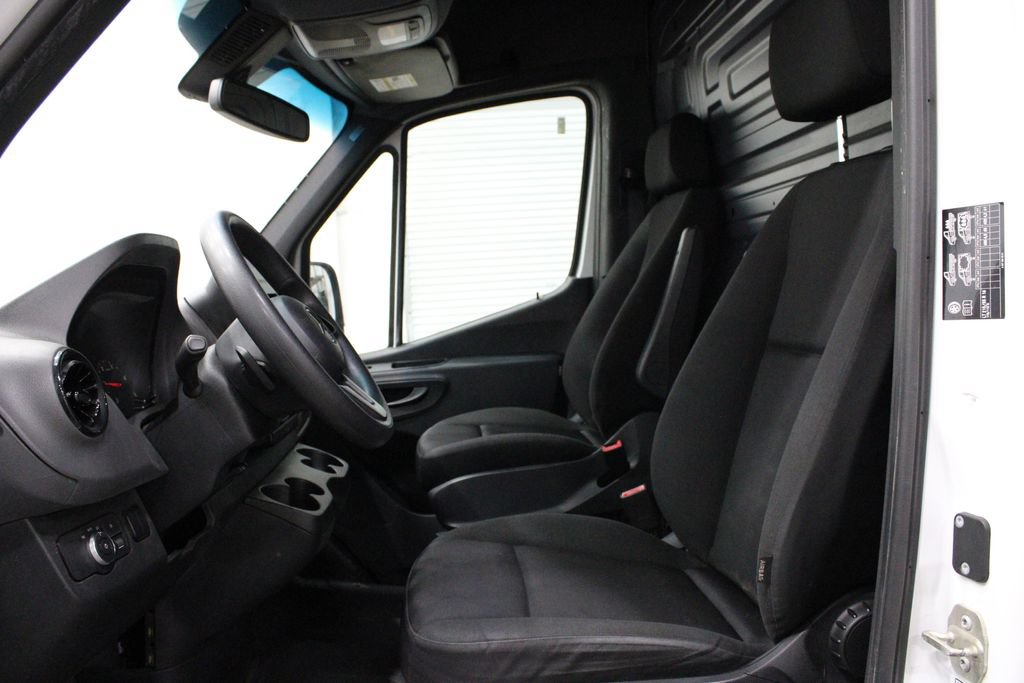 Used 2019 Mercedes-Benz Sprinter 170 Cargo image 7