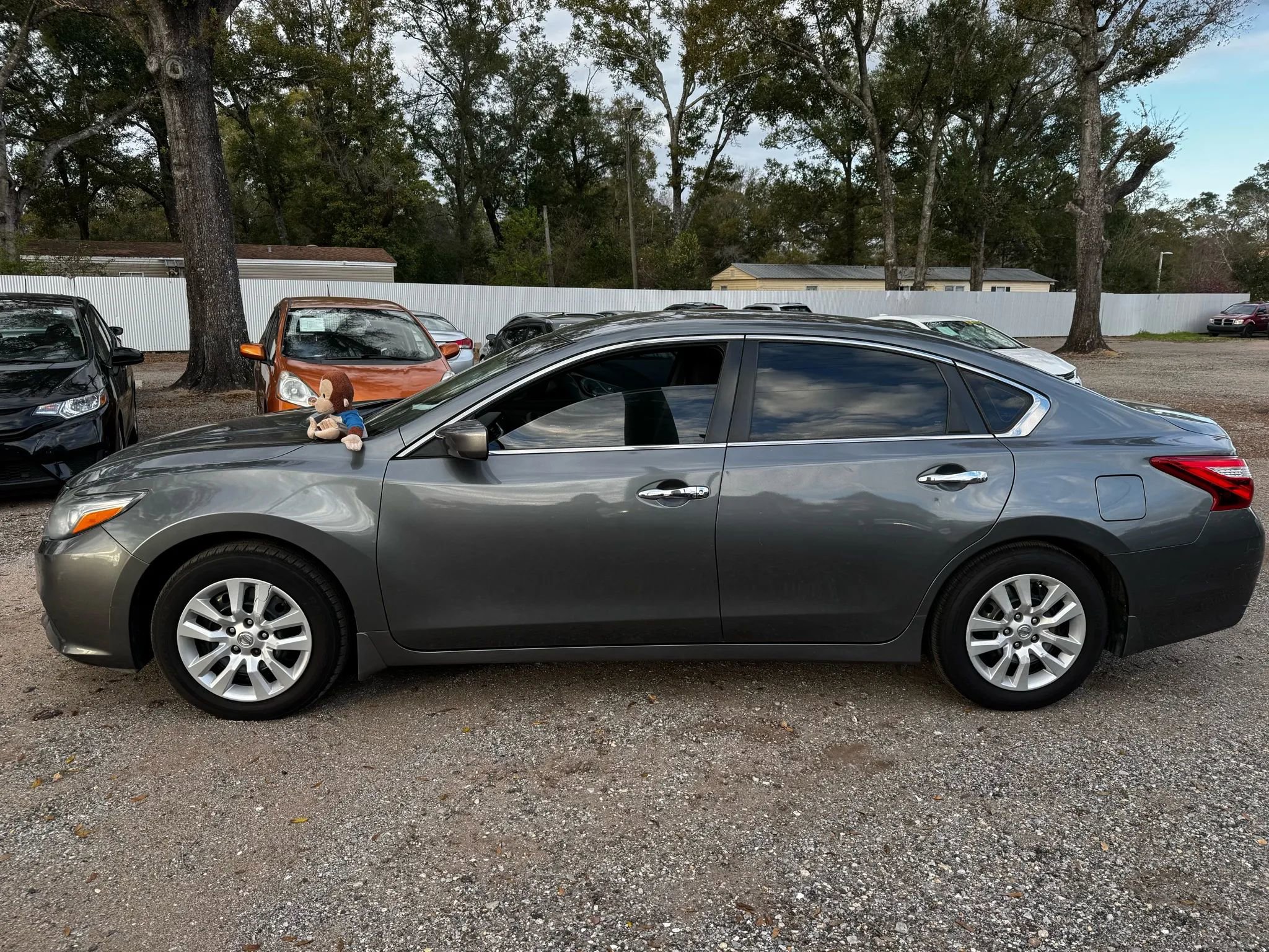 Used 2017 Nissan Altima 2.5 S w/ Power Driver Seat Package image 2