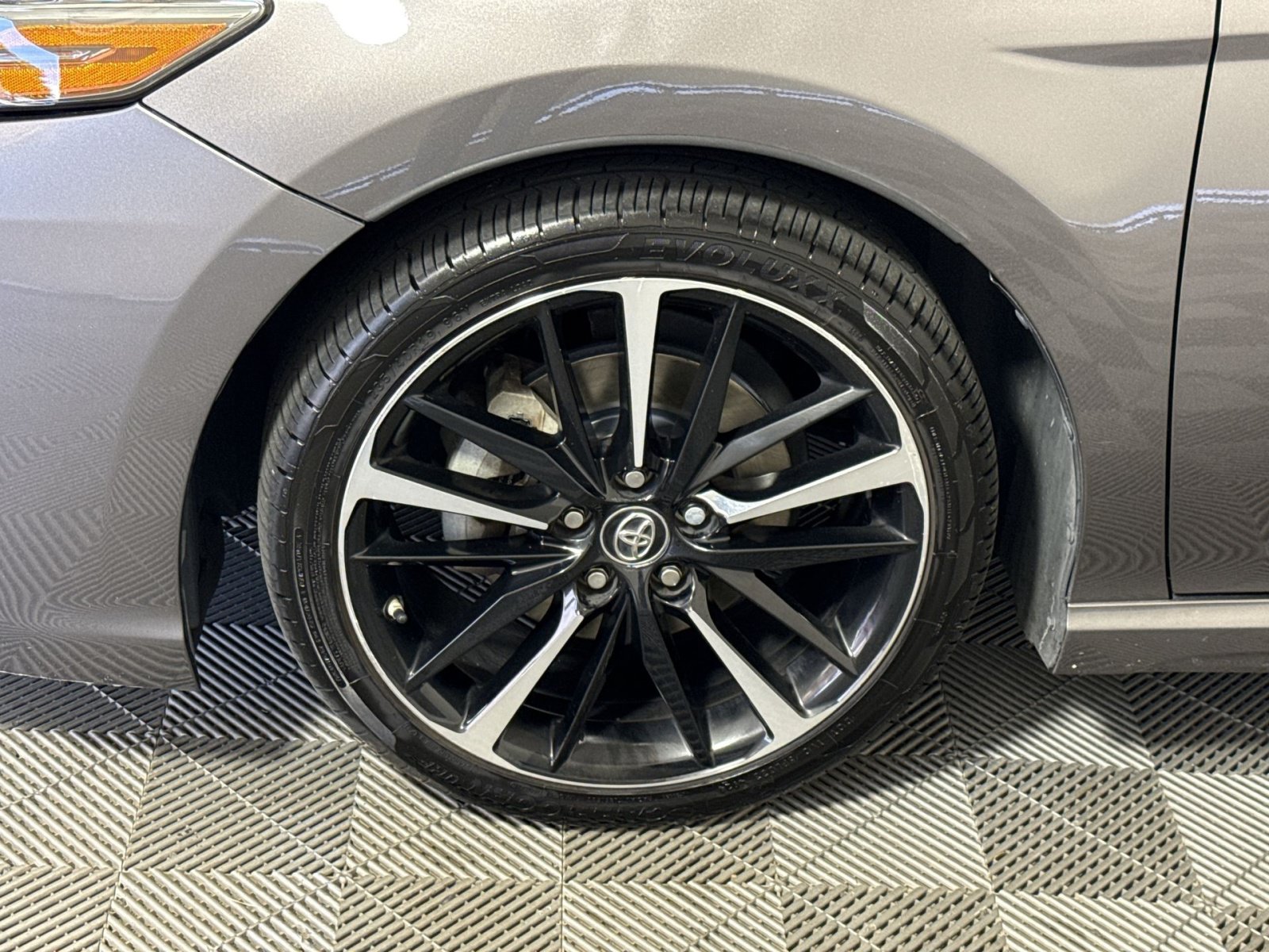 Used 2018 Toyota Camry XSE FWD image 12