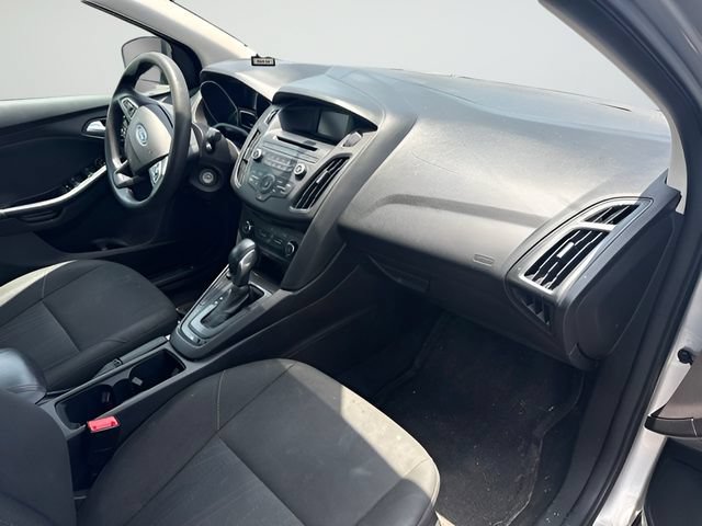 Used 2017 Ford Focus SE FWD image 7