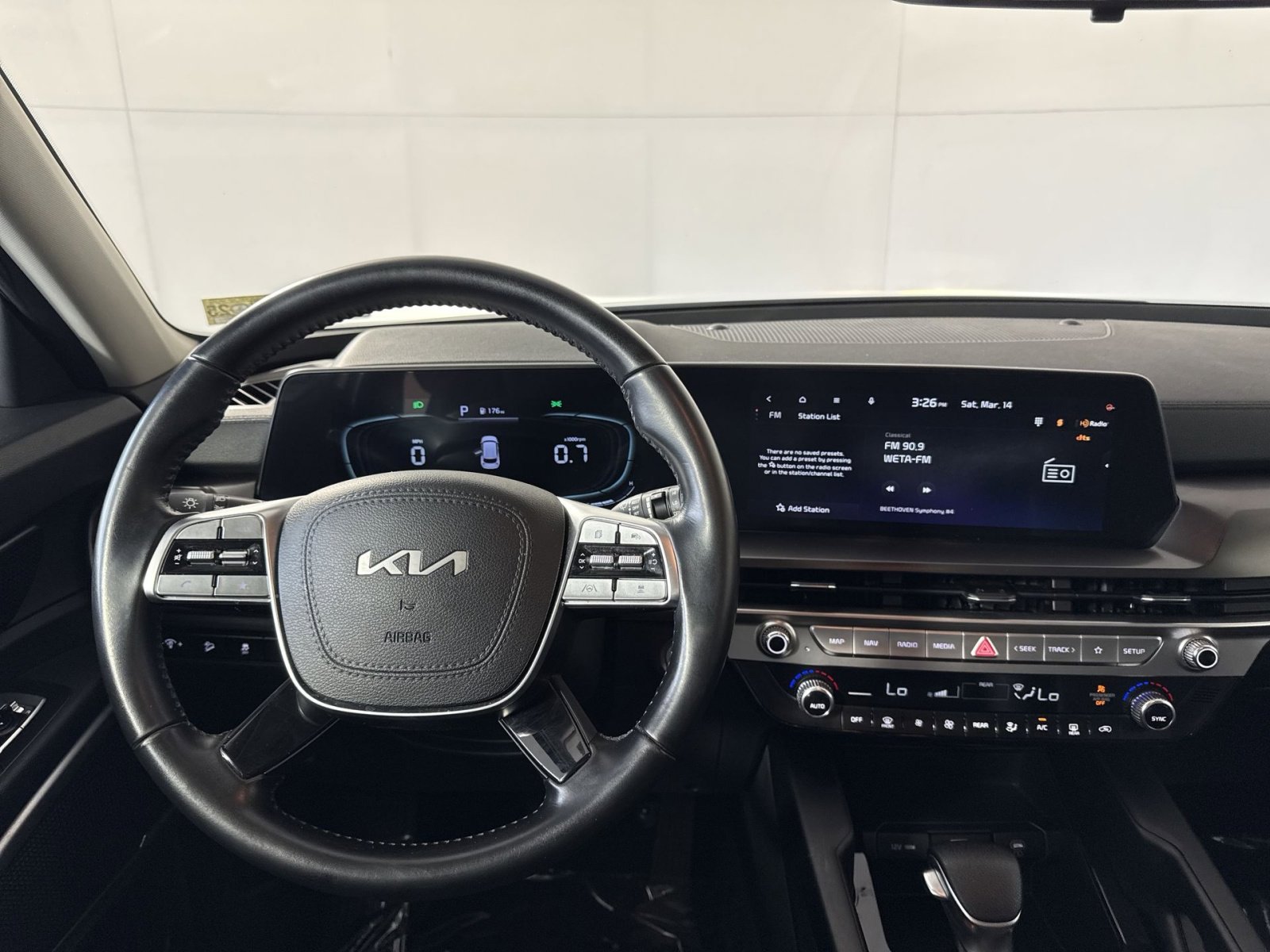 Used 2024 Kia Telluride LX image 16