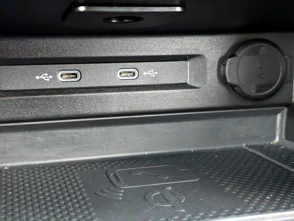 Used 2024 Volkswagen Tiguan SE image 15