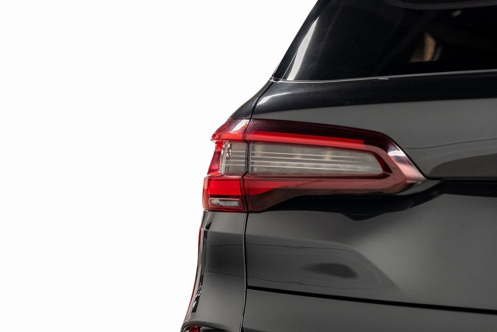 Used 2020 BMW X5 M Competition w/ Executive Package image 21