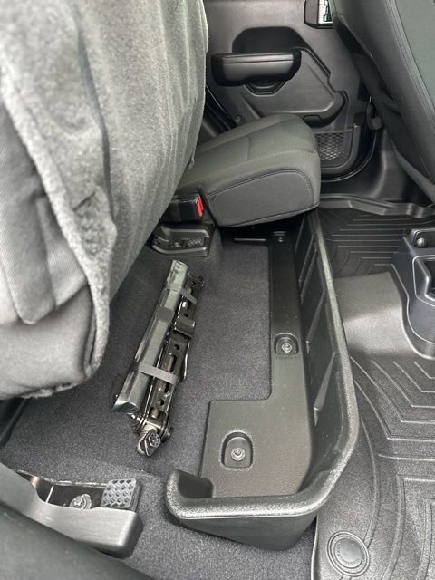 Used 2021 Jeep Gladiator Sport image 40