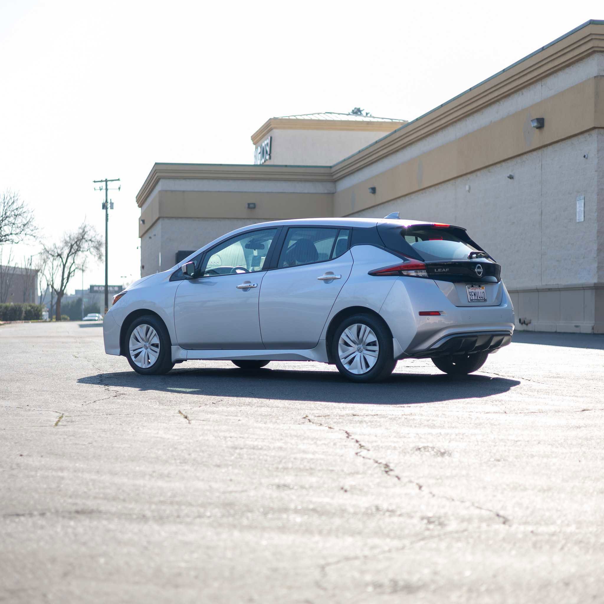 Used 2023 Nissan Leaf S image 5