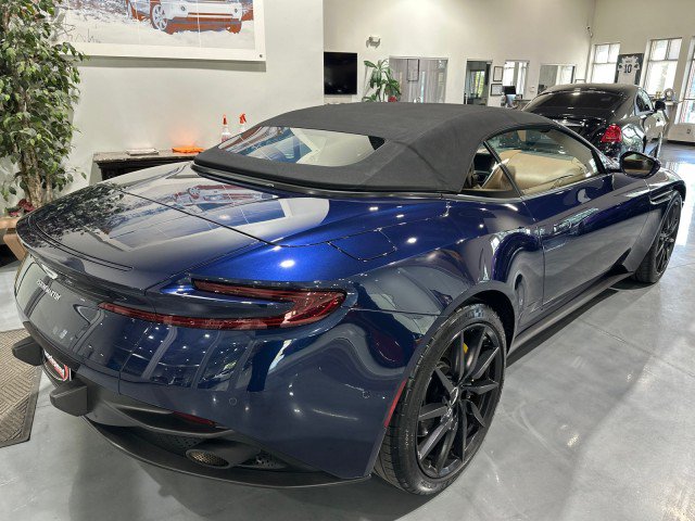 Used 2019 Aston Martin DB11 Volante RWD image 45