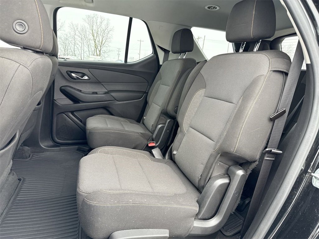 Used 2020 Chevrolet Traverse LT image 23