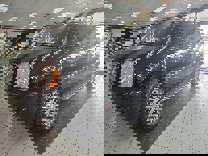 Used 2013 GMC Yukon XL Denali image 1