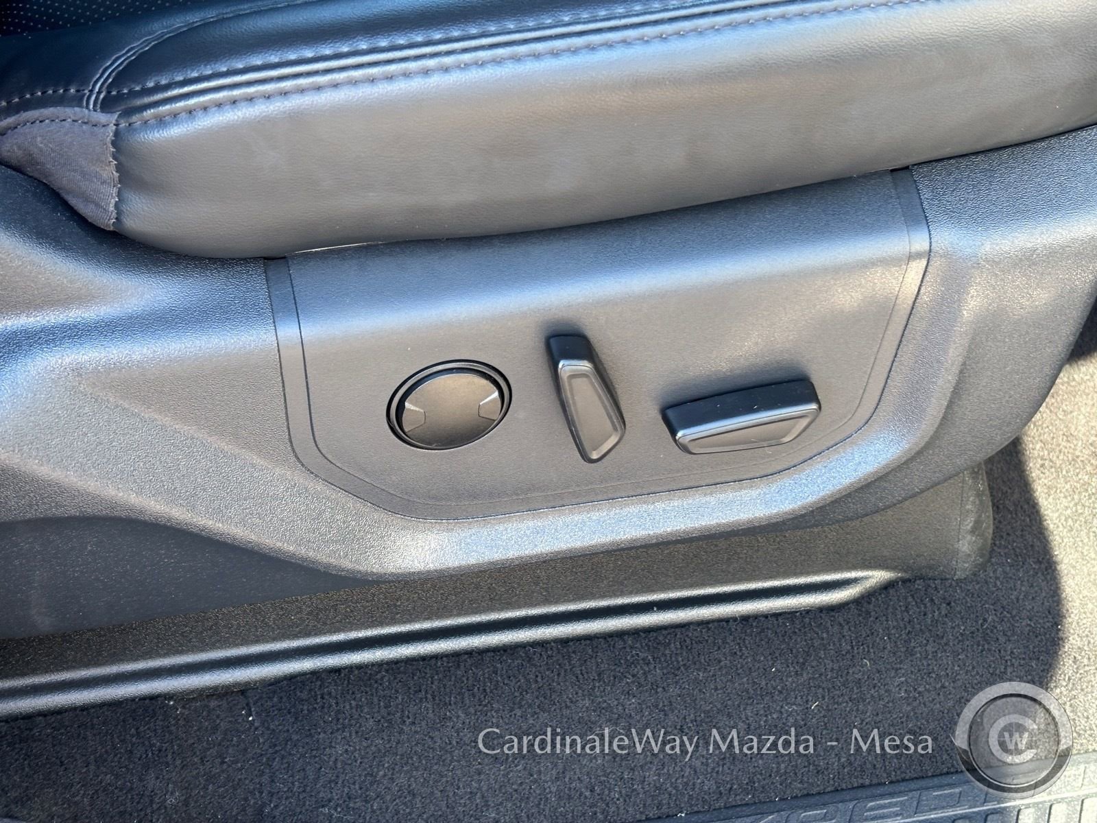 Used 2024 Ford Expedition XLT image 13