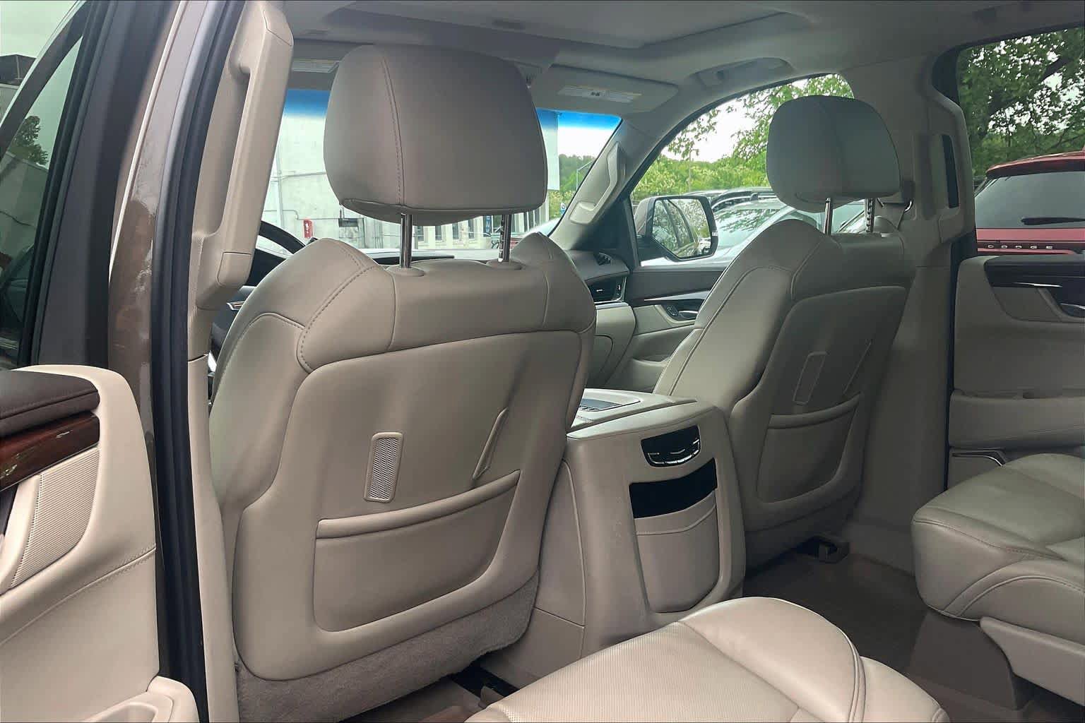 Used 2015 Cadillac Escalade ESV Luxury AWD/4WD image 22