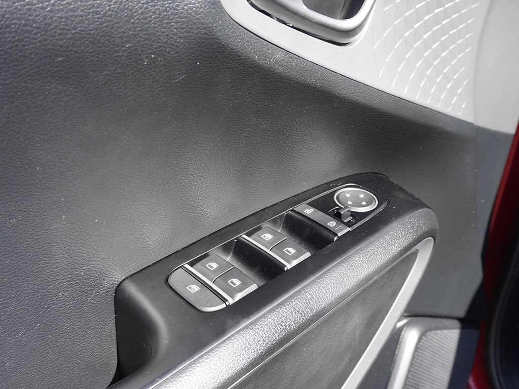 Used 2025 Kia Soul LX w/ LX Technology Package FWD image 36