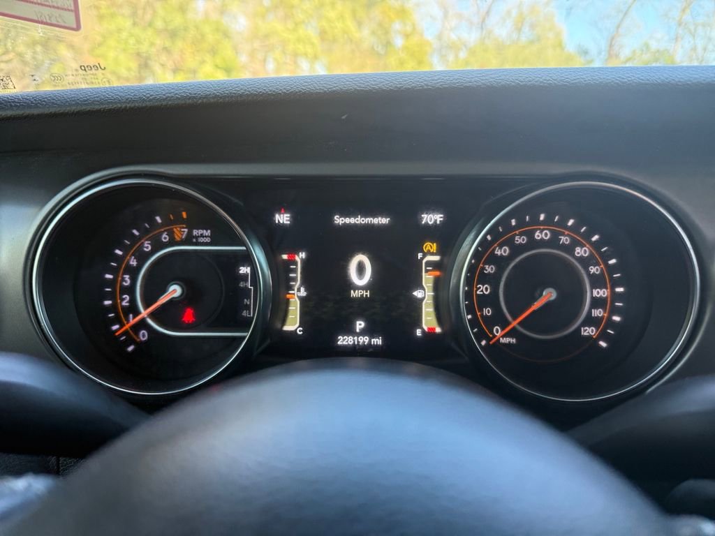 Used 2021 Jeep Gladiator Sport image 19